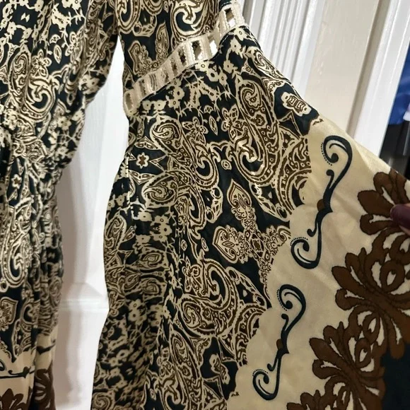 Umgee Boho Paisley Bell-Sleeve Romper Jumpsuit Size M - Picture 6 of 11